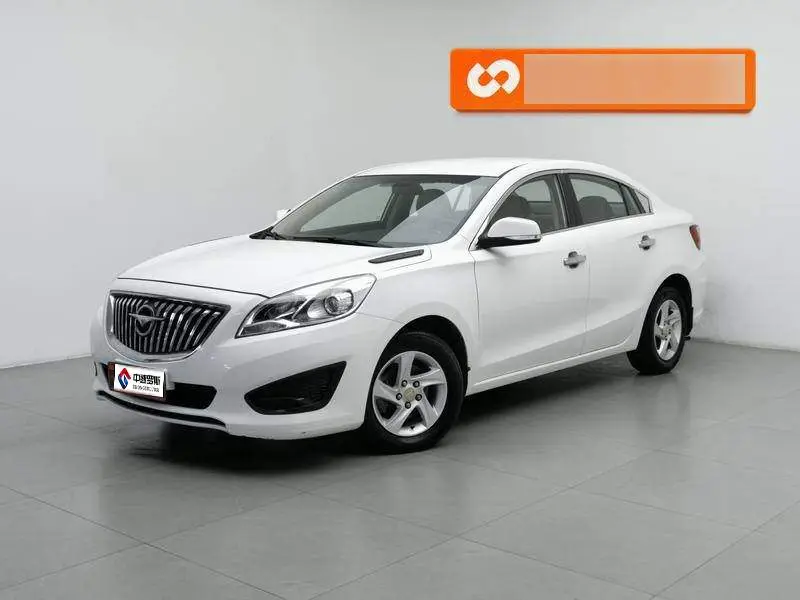 Familia 2015 1.6L Manual Fashion Edition