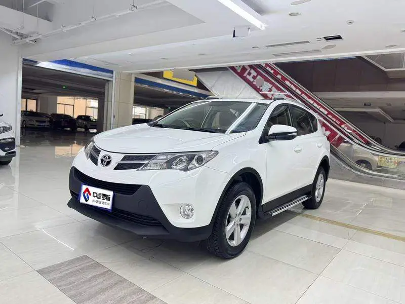 RAV4 Rongfang 2013 2.0L CVT 4WD Fashion Edition