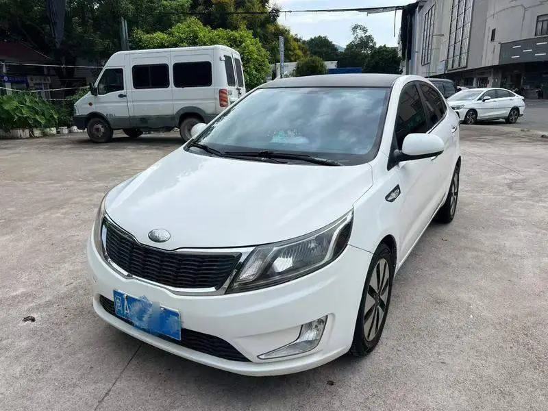 Kia K2 2012 Sedan 1.4L MT GLS Commemorative Edition