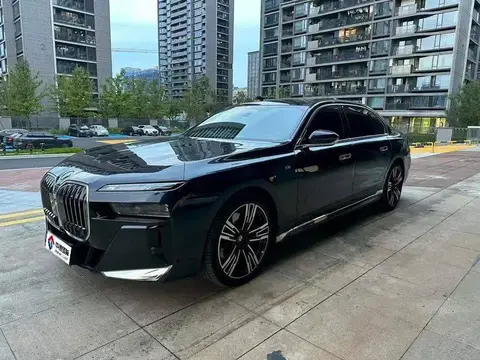 BMW 7 السلسلة 2023 740Li Premium M Sport Package