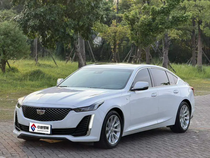 Cadillac CT5 2020 28T Fashion الطراز