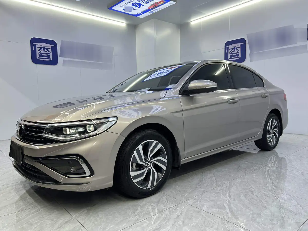 Bora 2023 200TSI DSG Smart Edition