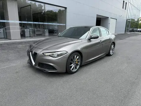 Giulia 2020 2.0T 280HP Deluxe Edition