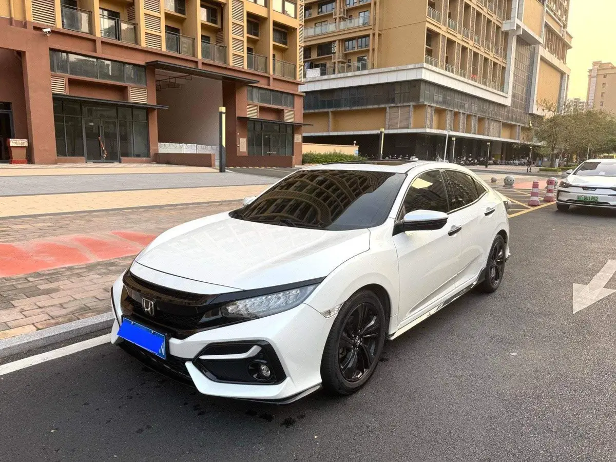  Leopard 8  2026 Flash Charge Five-Seat Edition