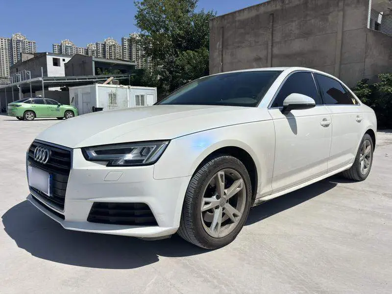 Audi A4L 2017 40 TFSI Fashion Edition