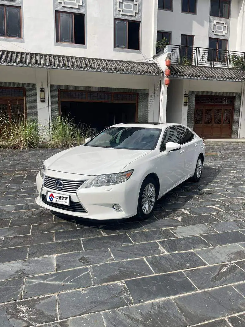 Lexus ES 2014 300h Comfort Edition
