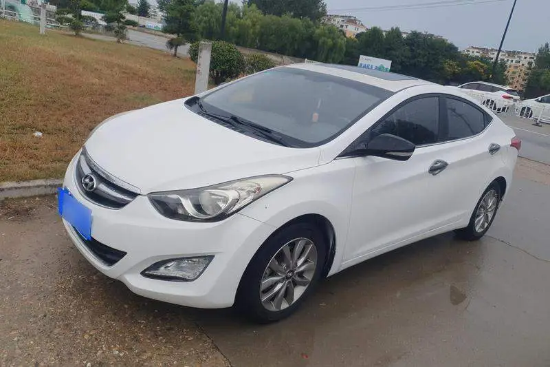 Elantra 2015 1.6L Manual Leading Model