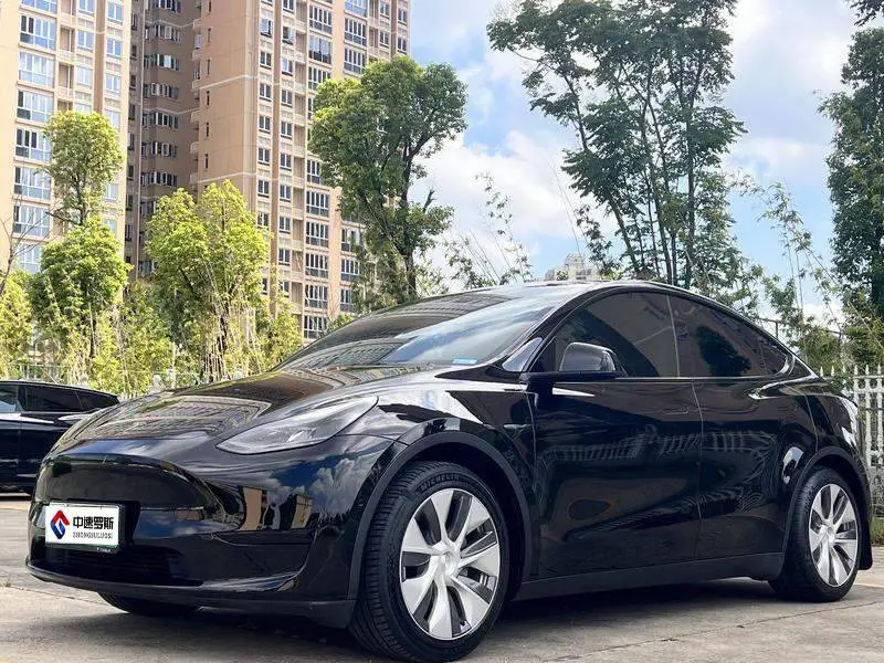 الطراز Y 2022 facelifted rear-wheel drive version