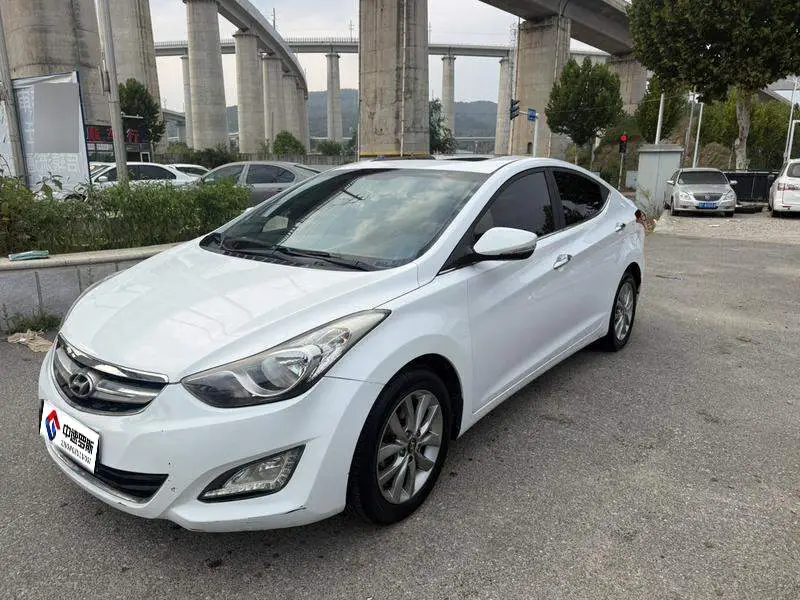 Elantra 2012 1.6L Manual Leading Model