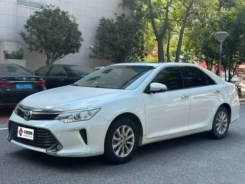 Camry 2015 2.0G Leading Edition