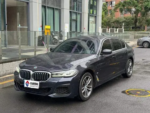 BMW 5 السلسلة 2022 525Li M Sport Package