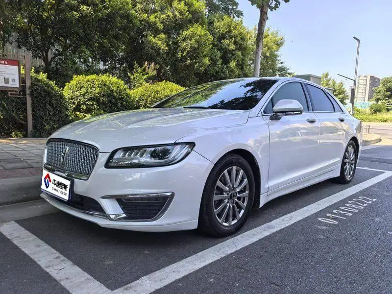 Lincoln MKZ 2017 2.0T Premium Edition