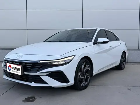 Elantra 2023 1.5L CVT LUX Premium Edition