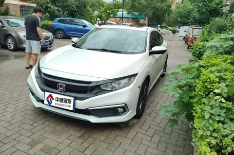 Civic 2019 220TURBO CVT Dynamic Edition National VI