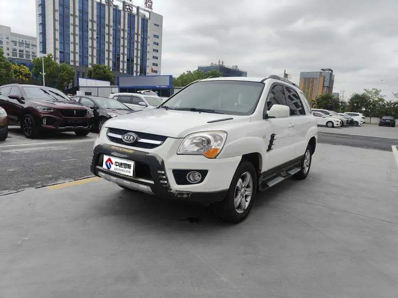 Lion 2011 2.0L Automatic 2WD GL