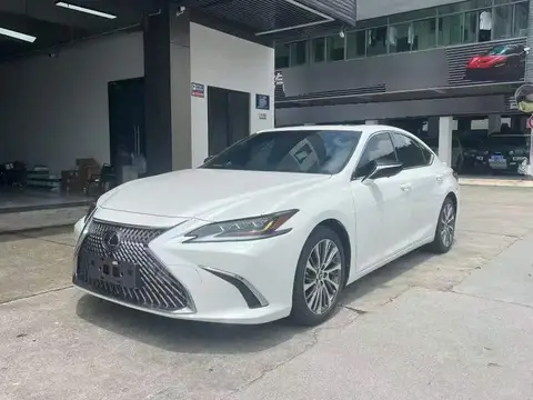 Lexus ES 2020 300h Premium Edition