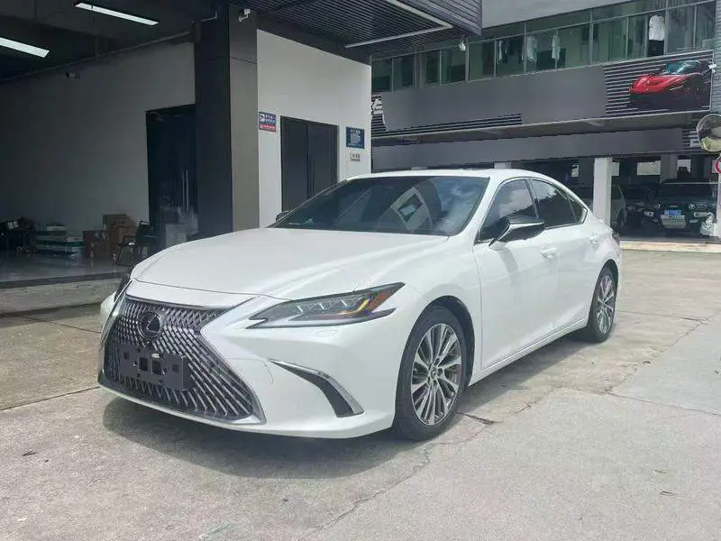 Lexus ES 2020 300h Premium Edition