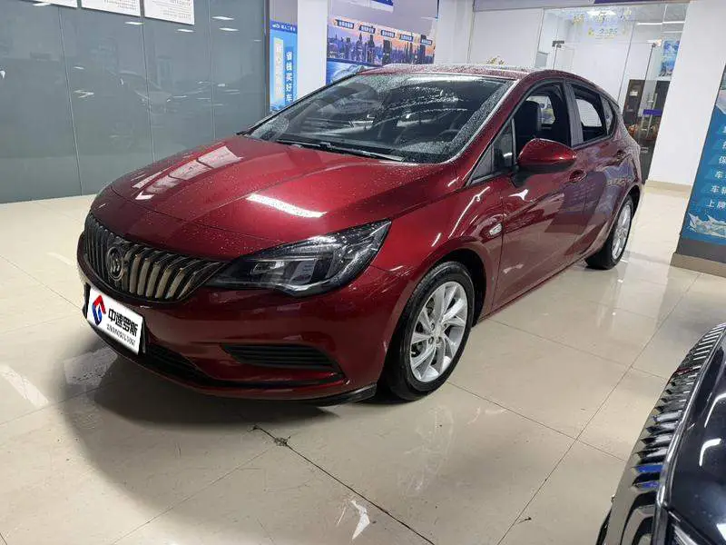 Valeant 2016 Hatchback 15S Automatic Leading Modelo