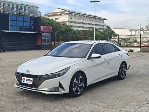 Elantra 2022 240TGDi DCT LUX Premium Edition