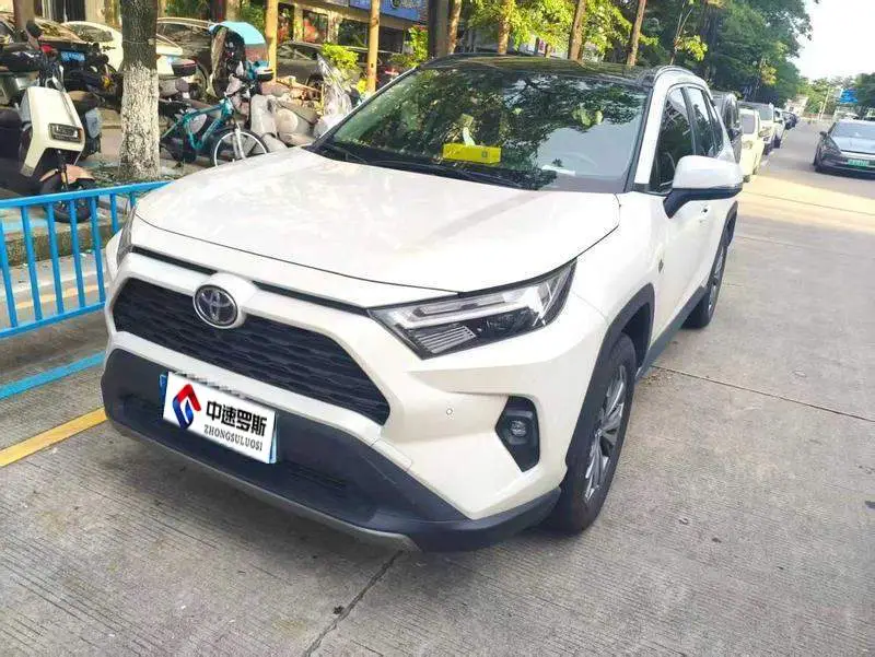 RAV4 Rongfang 2022 2.0L CVT 2WD Fashion Plus Edition