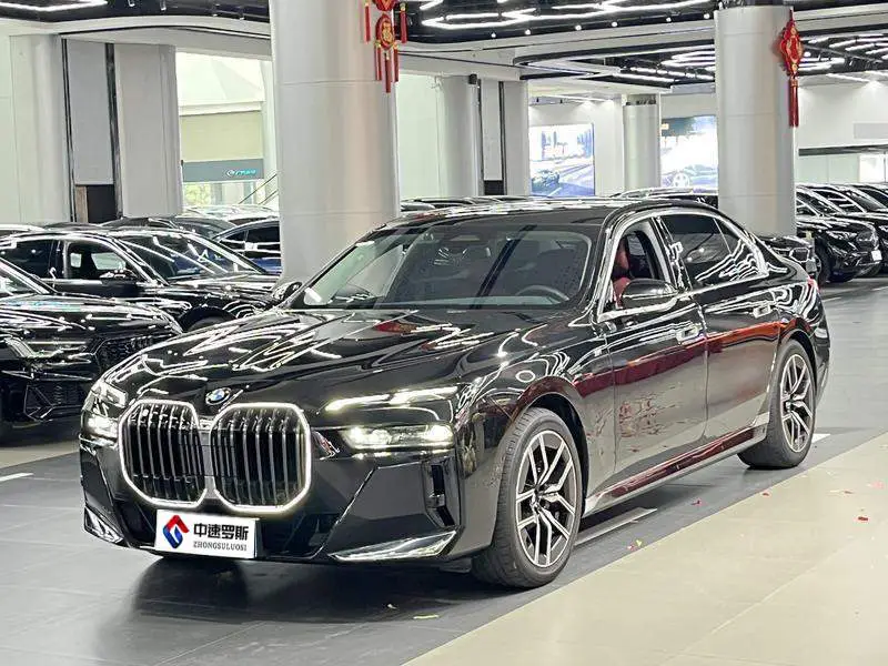 BMW 7 Series 2023 735Li M Sport Package