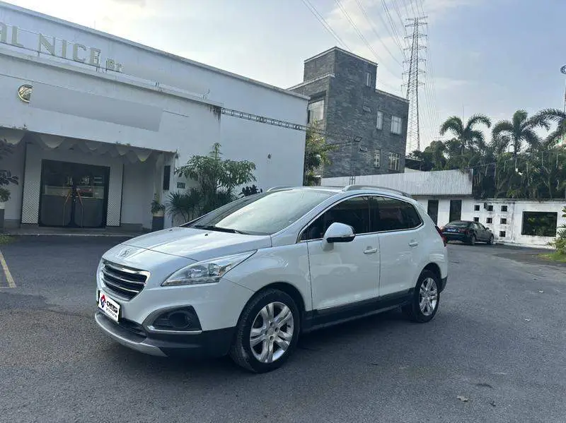 Peugeot 3008 2015 1.6THP Roland Garros Edition