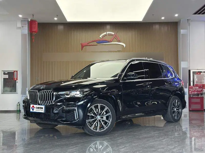 BMW X5 2022 facelift xنظام الدفع 30Li M Sport Package