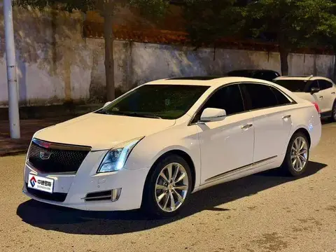 Cadillac XTS 2013 28T Leading Model