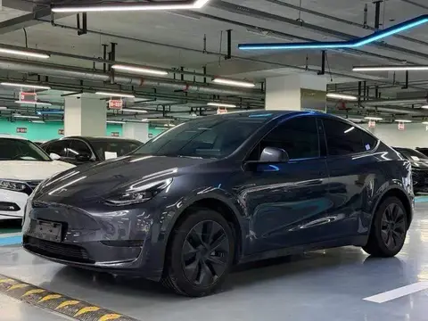 الطراز Y 2024 rear-wheel drive version
