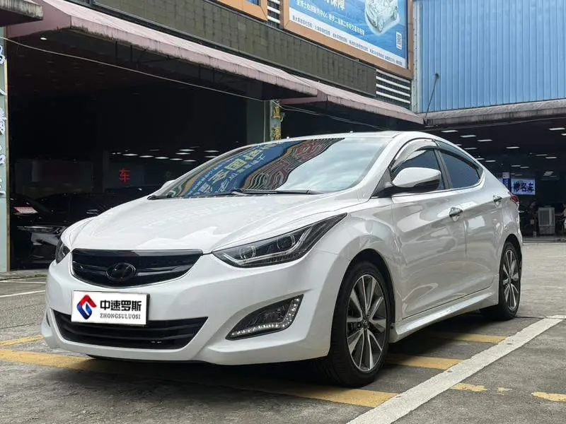 Elantra 2015 1.6L Automatic Leading الطراز