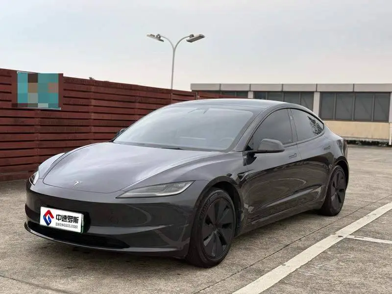 الطراز 3 2023 rear-wheel drive version