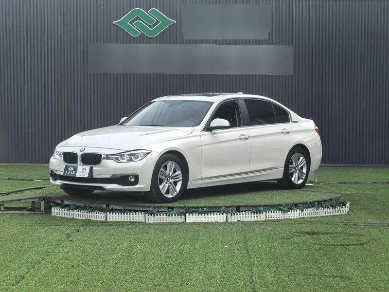 BMW 3 ซีรีส์ 2014 320Li Luxury Design Package
