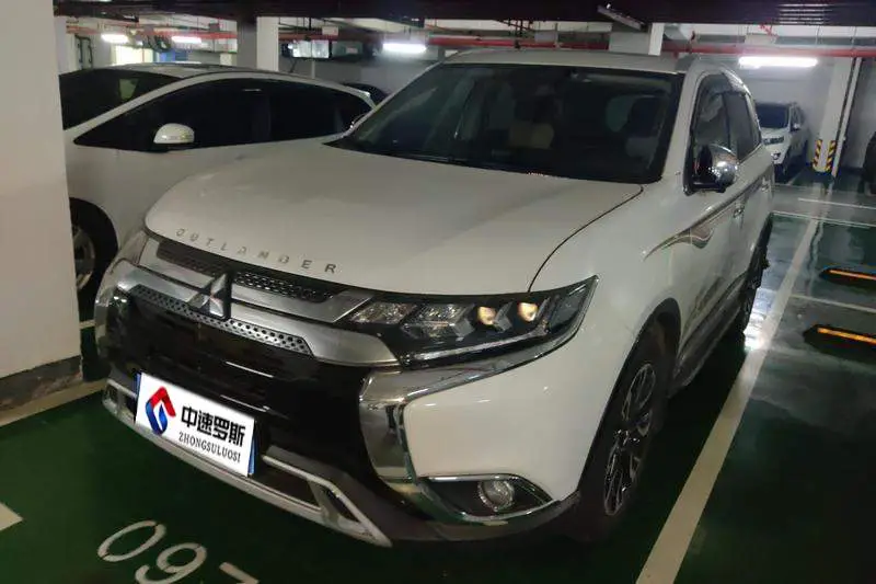Outlander 2020 2.4L 4WD Premium Edition 7 Seaters
