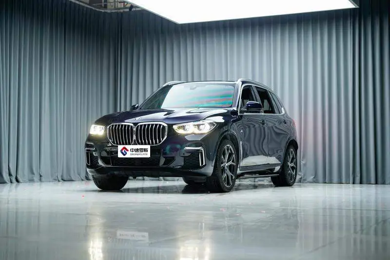 BMW X5 2022 xDrive 40Li Premium M Sport Package
