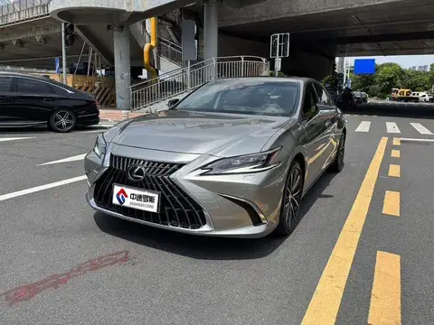 Lexus ES 2022 300h Premium Edition
