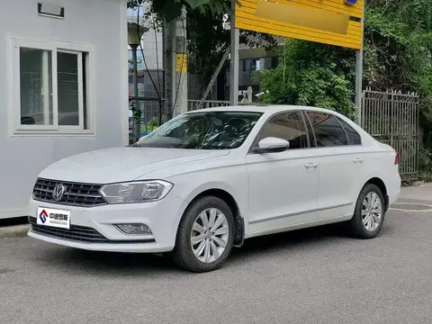 Bora 2017 1.6L Manual Comfort