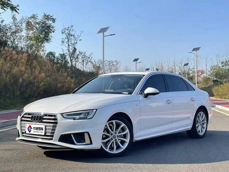 Audi A4L 2019 40 TFSI Fashion National VI