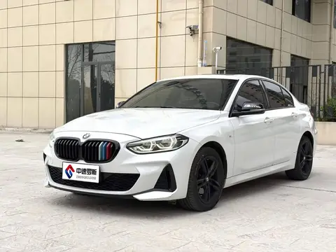 BMW 1 السلسلة 2022 120i M Sport Night Edition
