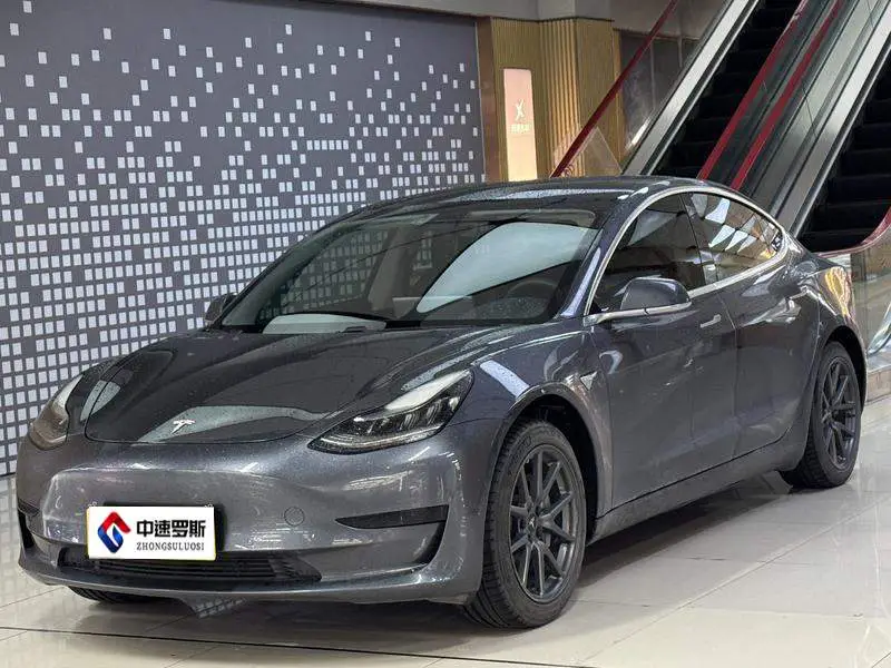 Model 3 2019 Standard Range RWD Upgraded Edition