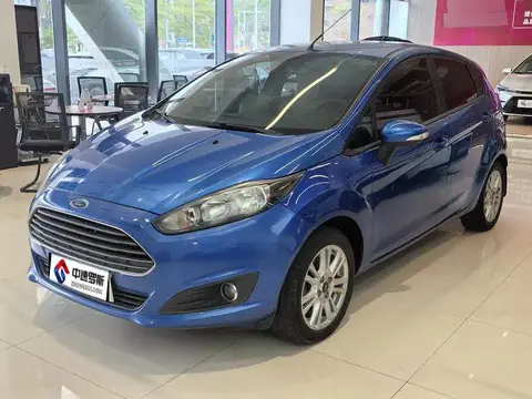Carnival 2013 Hatchback 1.5L Automatic Fashion الطراز