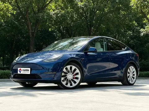الطراز Y 2022 Long Range All-Wheel نظام الدفع