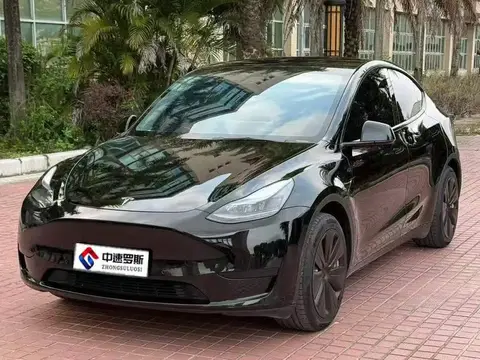 الطراز Y 2022 facelifted rear-wheel drive version