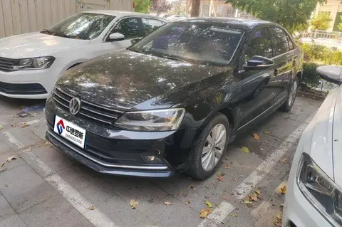 Sagitar 2015 1.6L Automatic Comfort