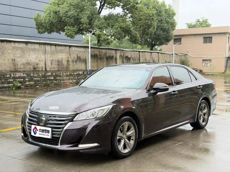 crown 2015 2.5L Fashion Limited Edition