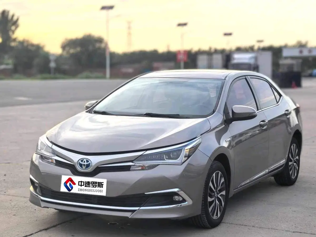 Corolla 2017 Hybrid 1.8L E-CVT Leading Edition