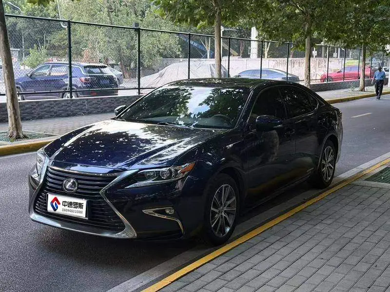 Lexus ES 2015 300h Comfort Edition