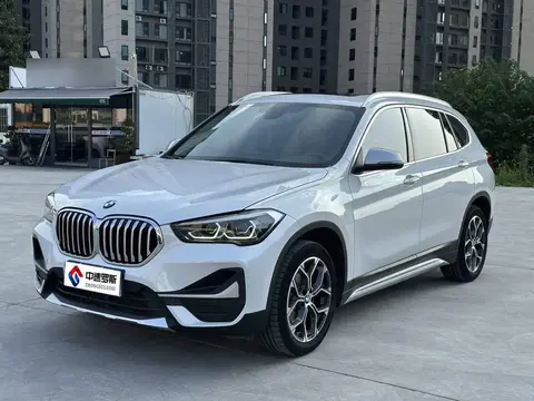 BMW X1 2022 sنظام الدفع20Li Premium Edition