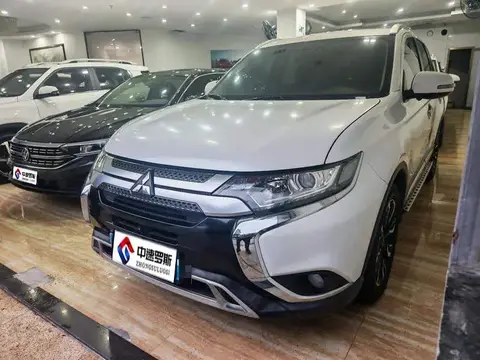 Outlander 2020 2.0L 2WD Enjoy Edition 5 Seaters