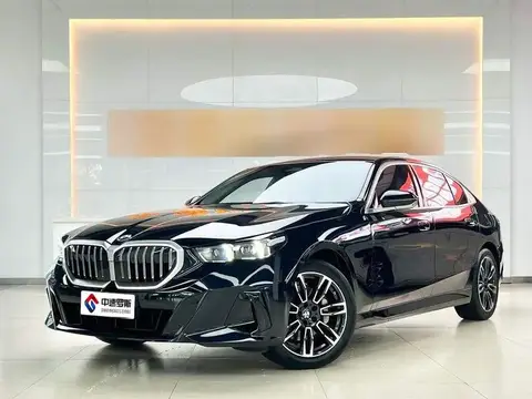BMW 5 Série 2024 530Li Leading M Sport Package