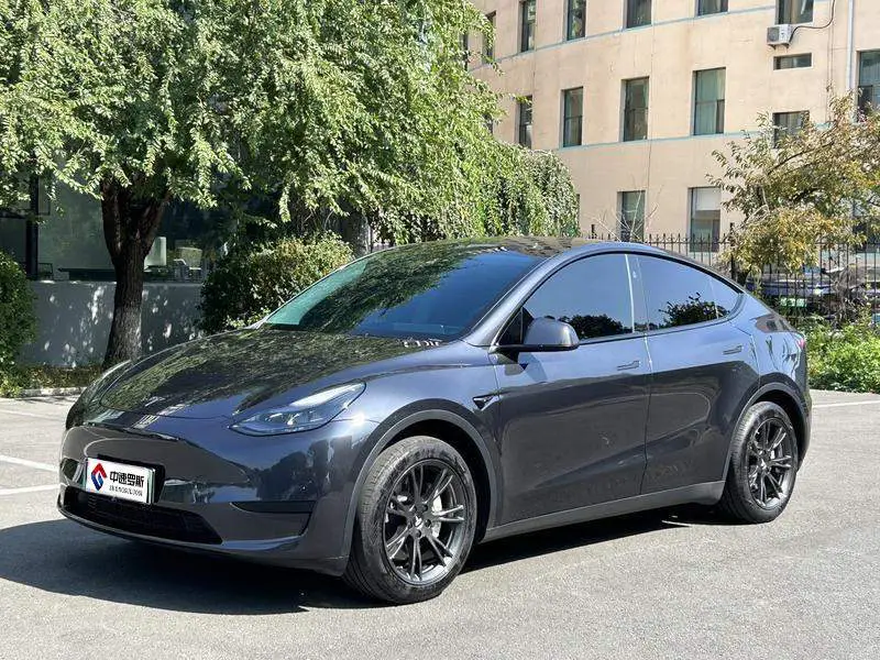 الطراز Y 2024 rear-wheel drive version